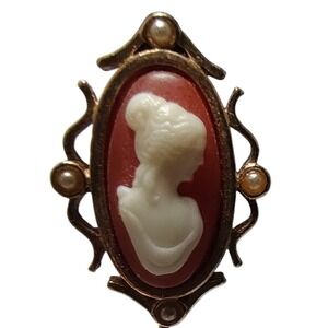Vintage Avon Cameo Stick Pin Gold Tone Metal Brooch Faux‎ Seed Pearl Signed SEE